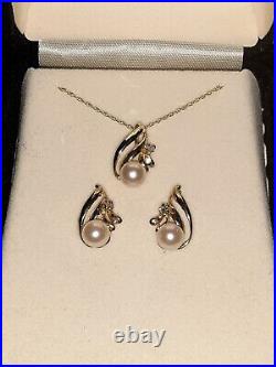 10k Matching Pearl Necklace and Earrings