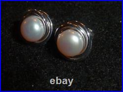 14k Solid White Gold Round Pearl Pendant/ Necklace + 14k Rnd Pearl Post Earrings 14k Solid White Gold Round Pearl Pendant/ Necklace + 14k Rnd Pearl Post Earrings