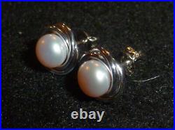 14k Solid White Gold Round Pearl Pendant/ Necklace + 14k Rnd Pearl Post Earrings 14k Solid White Gold Round Pearl Pendant/ Necklace + 14k Rnd Pearl Post Earrings