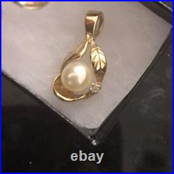 14k gold diamond And Pearl Pendant And Ring Set