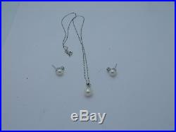 18 K White Gold Pearl & Diamond Earrings with Pendant Set
