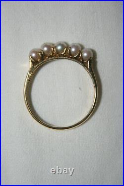 18ct Gold ring set with 5 pearls size L1/2