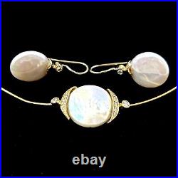 18ct Yellow Gold Mother of Pearl and Diamond Pendant and Earring Set 8.4g