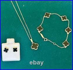 18k Gold Mother of Pearl & Onyx Four-Petal Jewelry Set