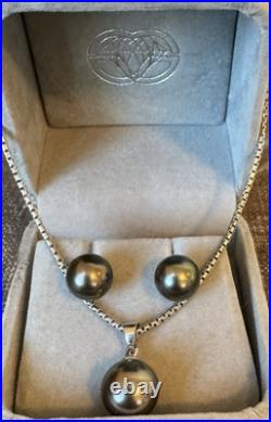 18k White Gold Tahitian Dark Grey Round Pearl Stud Earrings withMatching Necklace 18k White Gold Tahitian Dark Grey Round Pearl Stud Earrings withMatching Necklace
