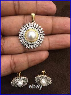 6.14 Cts Round Brilliant Cut Diamonds Pearl Pendant Earrings Set In 18Karat Gold