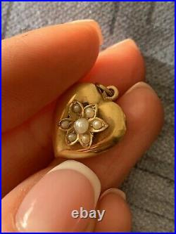 A Charming Victorian 15ct Gold Heart Charm/Pendant Set With A Pearl Flower