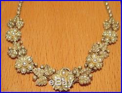 ANTIQUE 18ct YELLOW GOLD MULTI PEARL SET FLOWER NECKLACE (45.5cm)