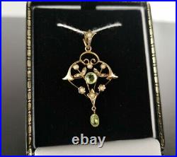 Antique 9ct Gold Peridot & Seed Pearl Set Pendant / Brooch