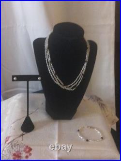 Beautiful 14 Karat Gold Pearl Knotted Necklace And Bracelet With Onyx And