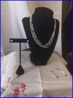 Beautiful 14 Karat Gold Pearl Knotted Necklace And Bracelet With Onyx And