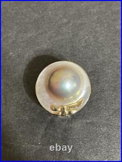 Beautiful 14K Yellow Gold and Blister Pearl Pendant and Earrings Set 16.6 Grams Beautiful 14K Yellow Gold and Blister Pearl Pendant and Earrings Set 16.6 Grams