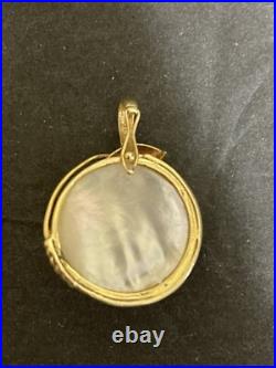 Beautiful 14K Yellow Gold and Blister Pearl Pendant and Earrings Set 16.6 Grams Beautiful 14K Yellow Gold and Blister Pearl Pendant and Earrings Set 16.6 Grams