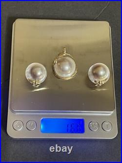 Beautiful 14K Yellow Gold and Blister Pearl Pendant and Earrings Set 16.6 Grams Beautiful 14K Yellow Gold and Blister Pearl Pendant and Earrings Set 16.6 Grams