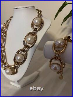 Beautiful Graziano Pearl Necklace (20) and Pearl Bracelet set in Gold Tone