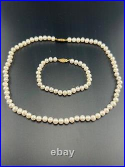 Beautiful Pearl Necklace and Bracelet set with 14k gold clasps 18 and 7.5