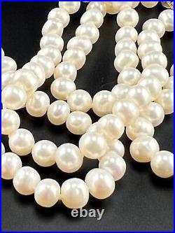 Beautiful Pearl Necklace and Bracelet set with 14k gold clasps 18 and 7.5