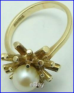 British 9 carat hallmarked yellow gold Pearl set ring Size L