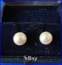 Bucherer 18K Yellow Gold 8 1/2 MM Cultured Pearl Earring Set Heavy Screw Backs