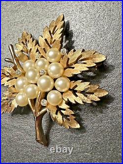 CROWN TRIFARI Gold Tone Faux Pearl Rhinestone LEAVES Earrings & Brooch Pin Set