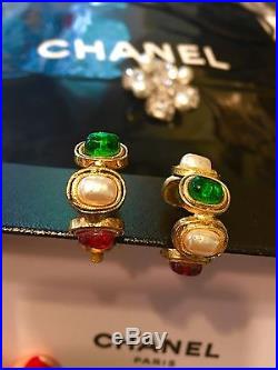 Chanel Brooch And Clip-on Earrings Set Crystal Gripoix Gold Tone Red Blue Pearl
