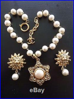 Chanel Vintage CC Lion Necklace & Earrings Set Gold Texture with Gripoix Pearls