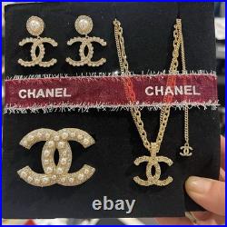 Chanel perfume Novelty VIP Gift Earring Jewellery Set New Pearl Gold