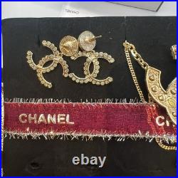 Chanel perfume Novelty VIP Gift Earring Jewellery Set New Pearl Gold