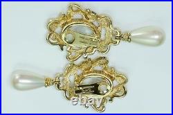 Christian Dior Boutique Intaglio Glass Pearl Earrings Bracelet Necklace Set