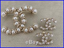 Classic Chanel 2019 Pearl Crystal CC Logo Pin Brooch Earrings Set