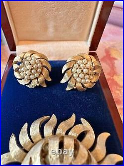 Crown Trifari Brushed Gold Tone Sunflower Imitation Pearl Brooch Pin & Earrings