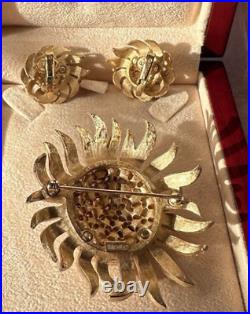 Crown Trifari Brushed Gold Tone Sunflower Imitation Pearl Brooch Pin & Earrings