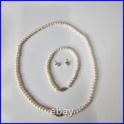 Cultured Pearl Necklace And Bracelet Set 10K Yellow Gold