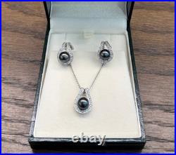 Elegant 18K White Gold, Black Pearl & Diamond Necklace & Earing Set