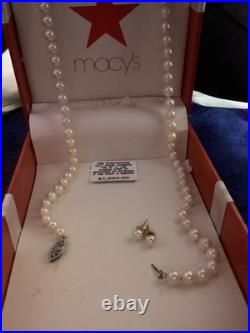 Freshwater Pearl Necklace and Earrings Set in 14-Karat Gold, A+ Grading, 8mm