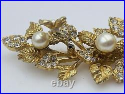 Hattie Carnegie Vintage Gold Plated Rhinestone Pearl Trembler Pin & Earrings Set