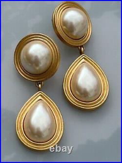 Huge runway Monet Pearl Cabochon Etruscan brush gold necklace earring set