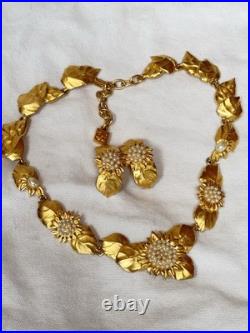 Karl Lagerfeld Sunflowers Gold Faux Pearl Set Necklace Earrings Vintage Jewelry Karl Lagerfeld Sunflowers Gold Faux Pearl Set Necklace Earrings Vintage Jewelry