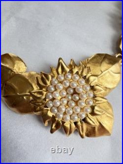 Karl Lagerfeld Sunflowers Gold Faux Pearl Set Necklace Earrings Vintage Jewelry Karl Lagerfeld Sunflowers Gold Faux Pearl Set Necklace Earrings Vintage Jewelry
