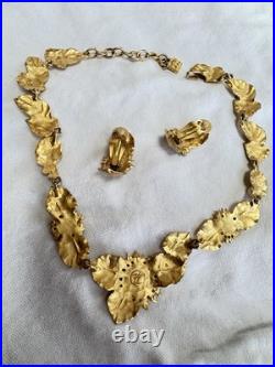 Karl Lagerfeld Sunflowers Gold Faux Pearl Set Necklace Earrings Vintage Jewelry Karl Lagerfeld Sunflowers Gold Faux Pearl Set Necklace Earrings Vintage Jewelry