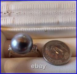 LARGE Tahitian Black Pearl ring set in white gold with diamonds LARGE Tahitian Black Pearl ring set in white gold with diamonds