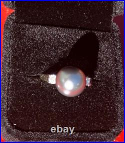 LARGE Tahitian Black Pearl ring set in white gold with diamonds LARGE Tahitian Black Pearl ring set in white gold with diamonds