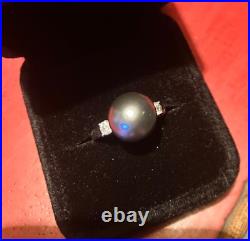 LARGE Tahitian Black Pearl ring set in white gold with diamonds LARGE Tahitian Black Pearl ring set in white gold with diamonds