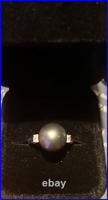 LARGE Tahitian Black Pearl ring set in white gold with diamonds LARGE Tahitian Black Pearl ring set in white gold with diamonds