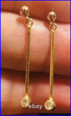 Lovely 18ct Gold Drop Bar Set Round Brilliant Cut Diamond Earrings, - 1.32g
