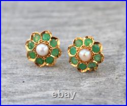 Lovely Vintage 18K Yellow Gold Emerald & Pearl Set Floral Stud Earrings 2.3 gr