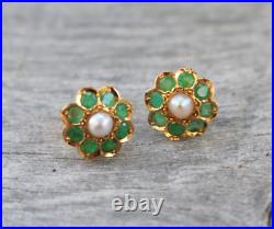 Lovely Vintage 18K Yellow Gold Emerald & Pearl Set Floral Stud Earrings 2.3 gr