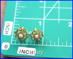 Lovely Vintage 18K Yellow Gold Emerald & Pearl Set Floral Stud Earrings 2.3 gr
