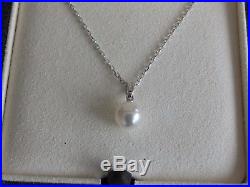 Mikimoto pearl pendant, 18 carat white gold setting and 450mm chain