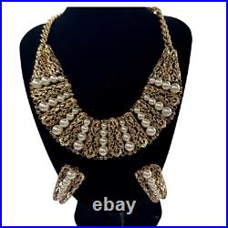 Napier Gold Tone Pearl Statement Necklace & Clip On Earrings Set Vintage withbox Napier Gold Tone Pearl Statement Necklace & Clip On Earrings Set Vintage withbox